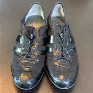 DKNY RAINA Black size 9 fashion wedge sneakers